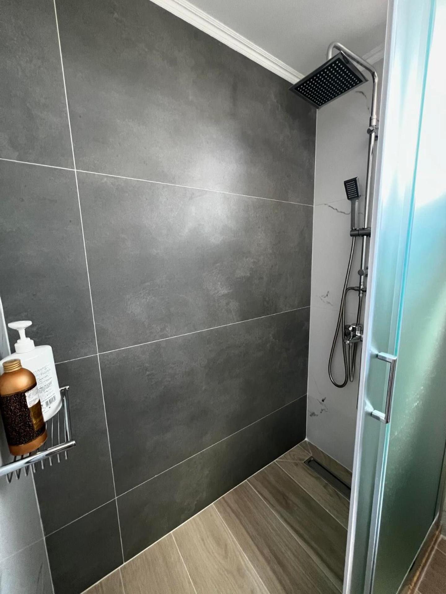 Sisyphus Kingdom Apartment Korinth